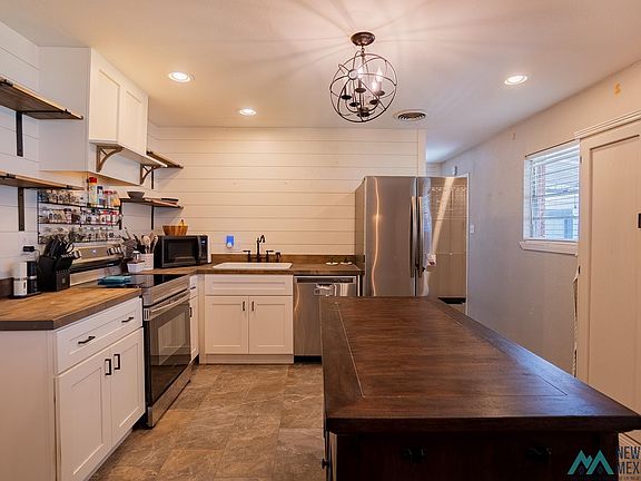 5th image of 121 Waneta Cir