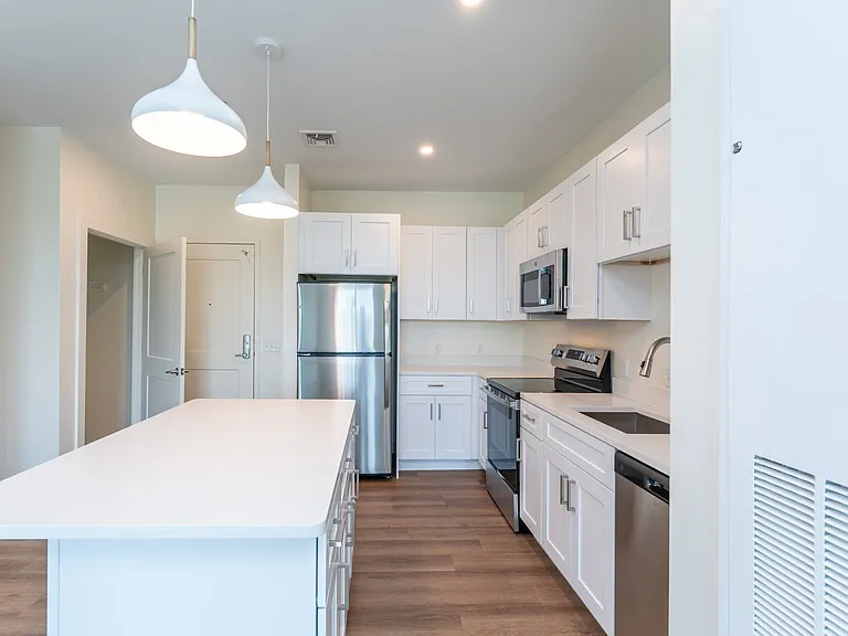 Slade Farm Residences — Photo 8
