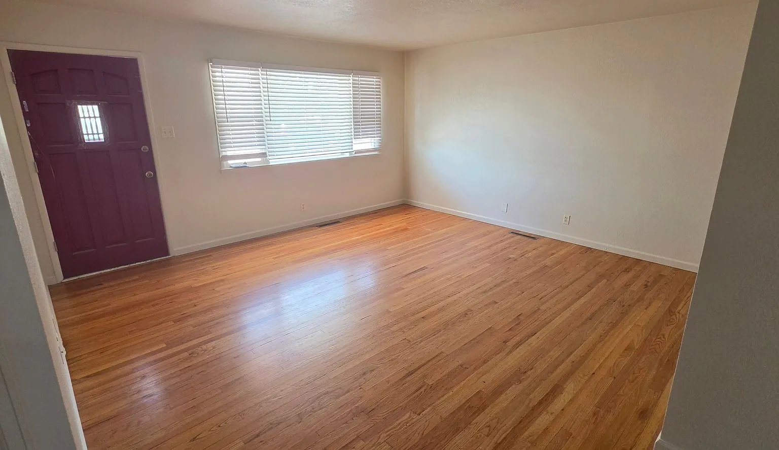 Move In Special 1/2 Off First Full Months Rent. — Photo 2