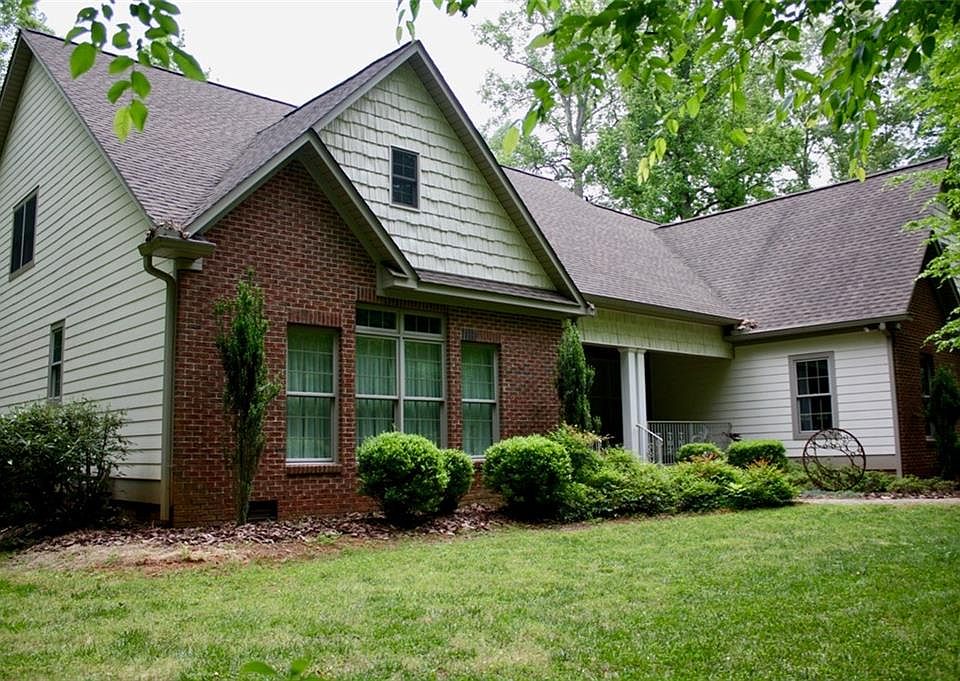 1st image of 2738 Crescent Hill Ct