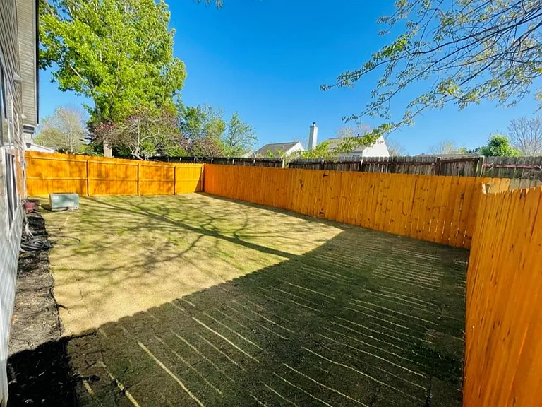 2335 Gateview Ct — Photo 14