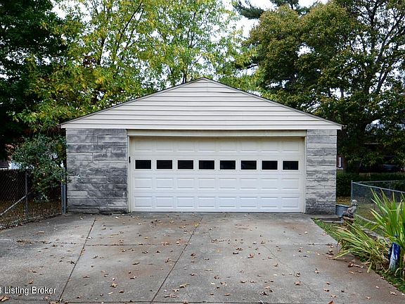 4th image of 8200 Seaforth Dr