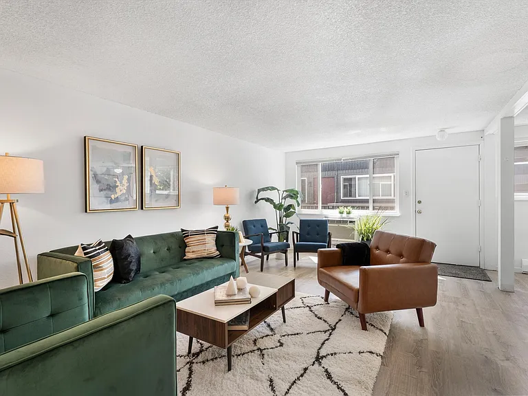 Mohawk Green Apartments — Photo 9