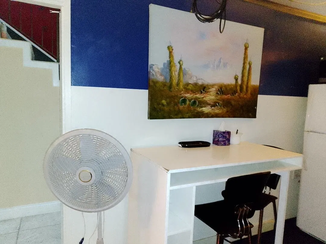 3 bed, 2200 sqft, $975 — Photo 3