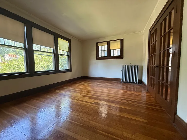 2166 Grand Ave — Photo 2