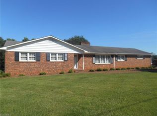 504 Eldora Rd, Ararat, NC 27007
