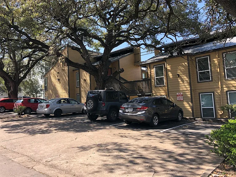 1000 W 26th St #105 — Photo 14