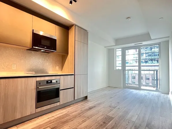 108 Peter St, Toronto, ON