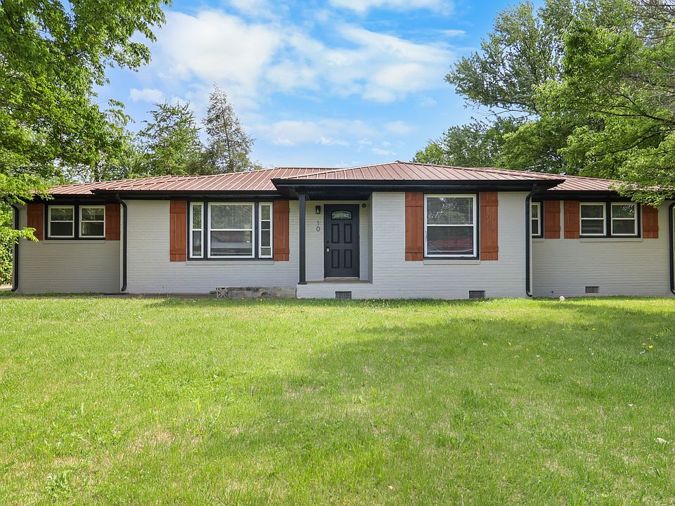 1st image of 10 Lexington Dr