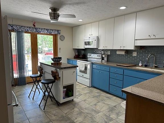 5th image of 547 SE 40th Rd