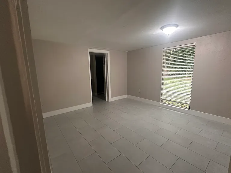 1665 Moreno Ave — Photo 10