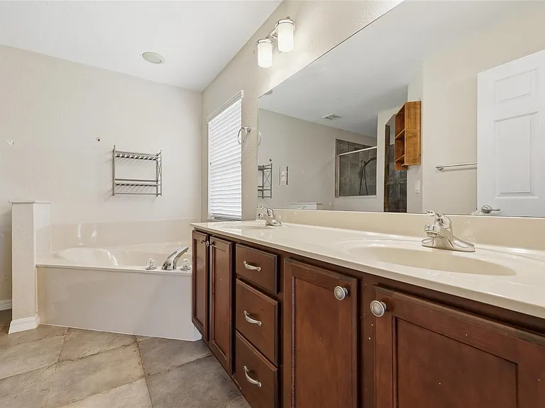 21395 NW 39th Ct — Photo 11