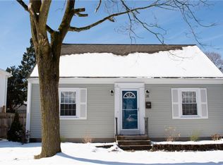 28 Farnum St, Pawtucket, RI 02861