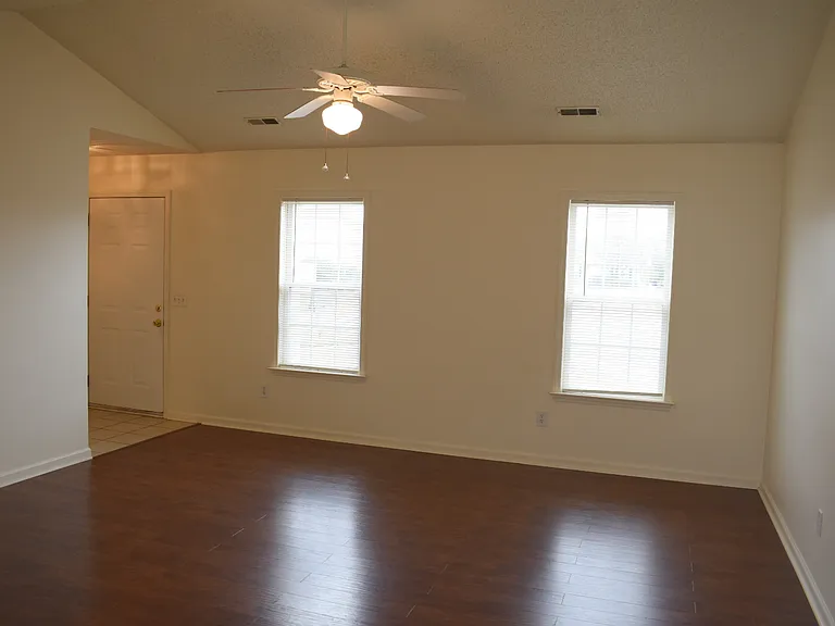 2500 Hawes Ct — Photo 9