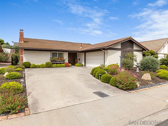 2nd image of 16670 Bernardo Oaks Dr