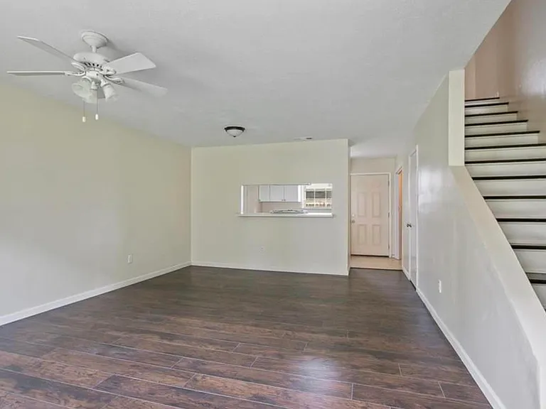 1757 Boulevard De Province #B — Photo 4