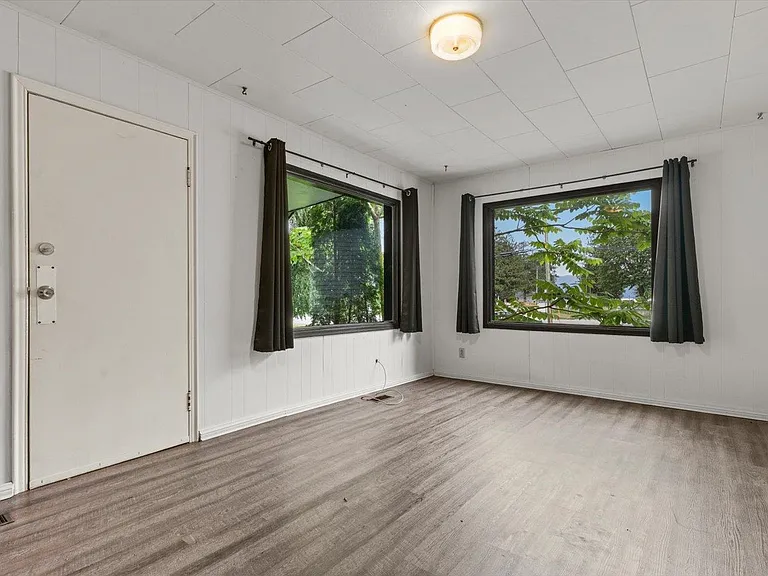 231 Spruce St — Photo 4