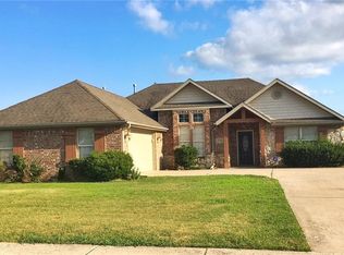 1961 Green Meadows Ave, Springdale, AR 72764