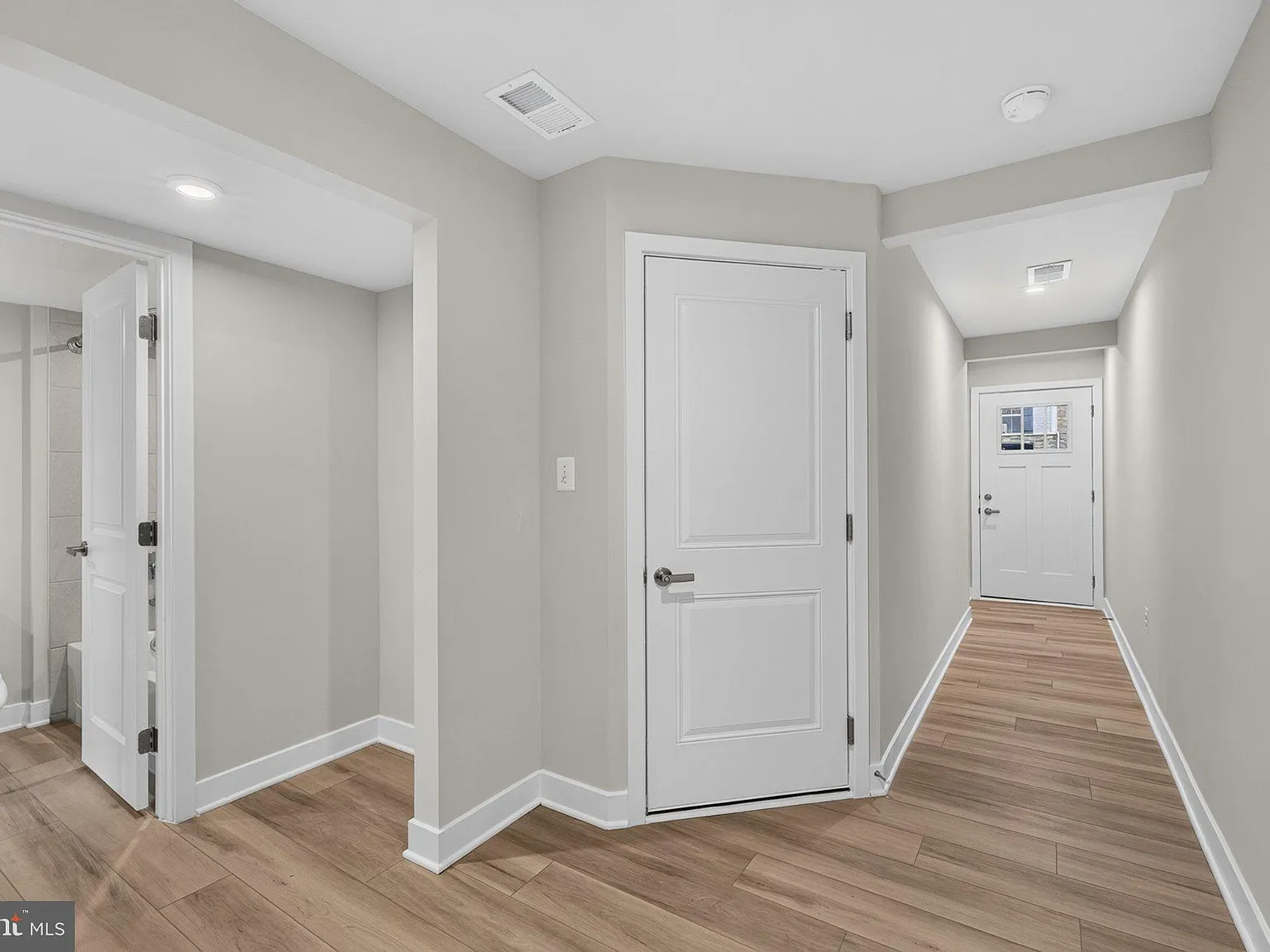 4 bed, 3.5 bath, 2237 sqft, $2,895 — Photo 3