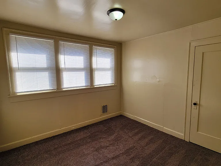 722 Lincoln St — Photo 6