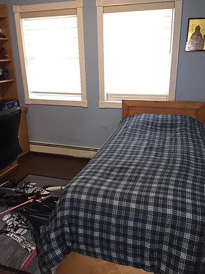 Rented by Metroline Realty | media 22