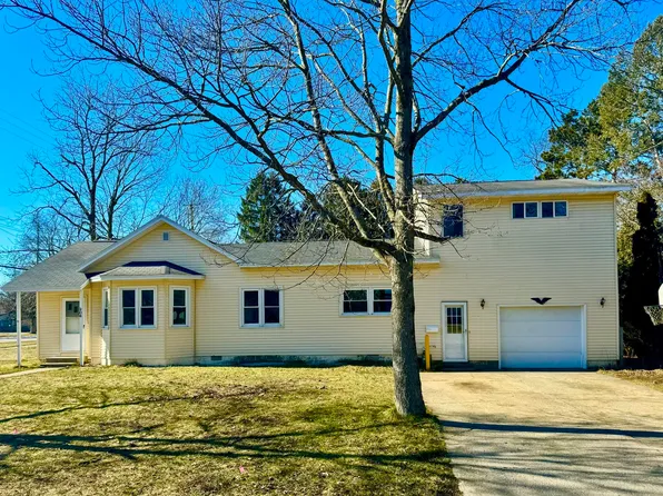 206 N Baldwin St, Whitehall, MI 49461