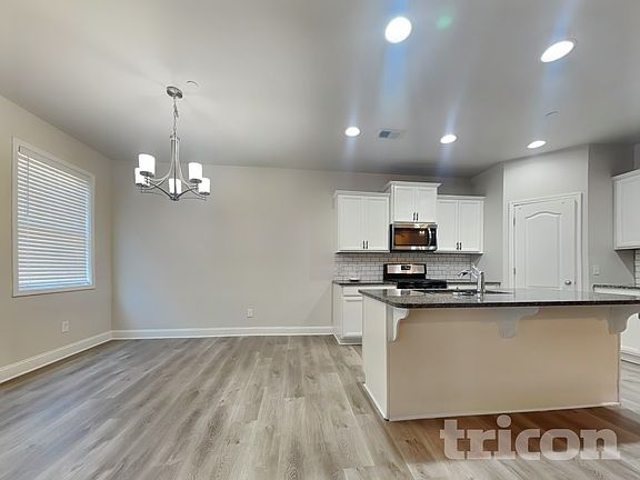 3rd image of 1012 Candela Ln