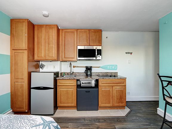 5th image of 807 8th St Unit 515