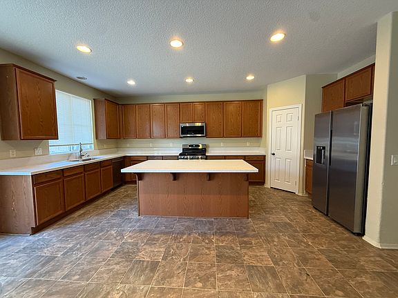 5th image of 774 Vandal Way