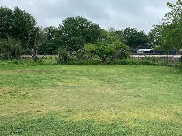 N North Caldwell St, Giddings, TX 78942