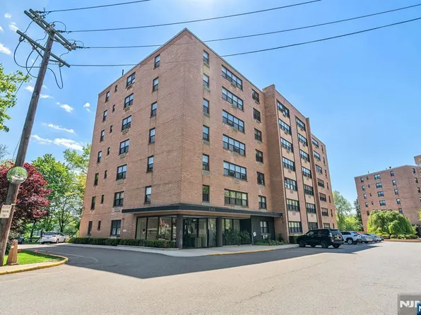 2352 Linwood Ave APT 6C, Fort Lee, NJ 07024