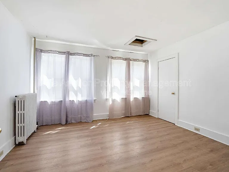 114 King St #2 — Photo 11