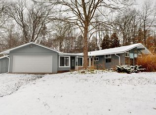 221 Barton Dr, Ann Arbor, MI