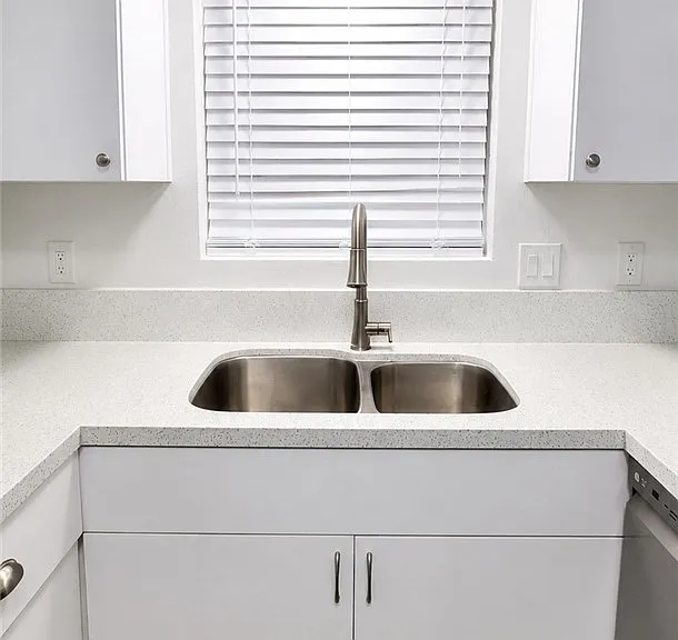 7900 Woodman Ave #105 — Photo 10