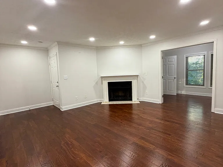 905 Parkaire Xing — Photo 18