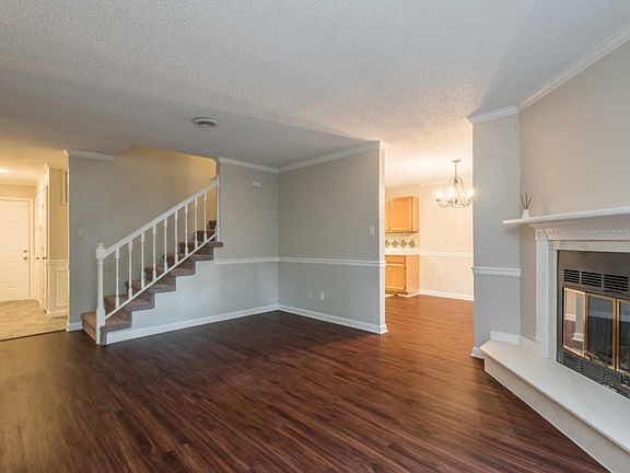 5th image of 7806 Village Dr