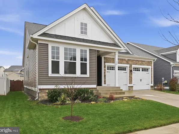 208 Coneflower Ln, Stafford, VA 22554