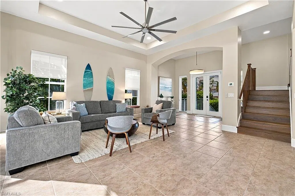 4 bed, 4.0 bath, 4237 sqft, $25,000 — Photo 3