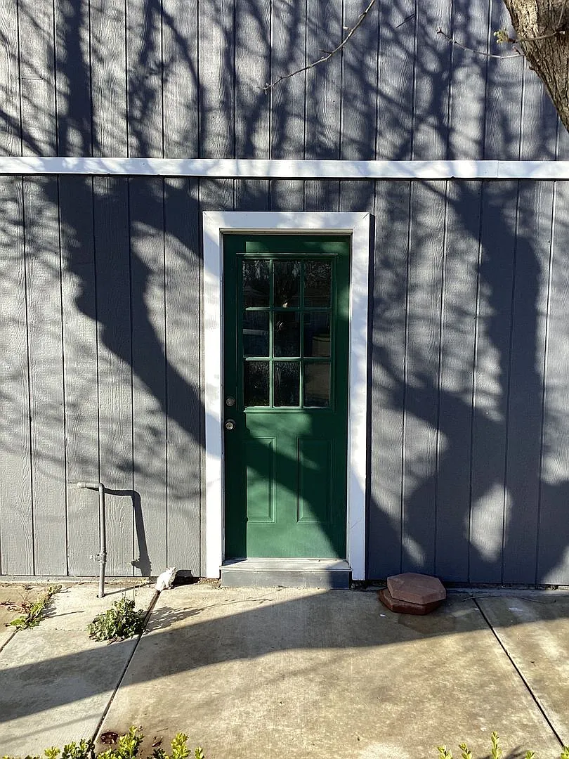 Building Photo - 1535 South Ave #B