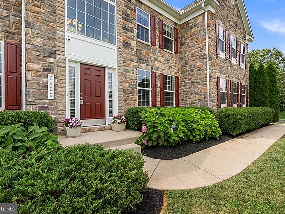 3rd image of 2826 Bridalwreath Ct