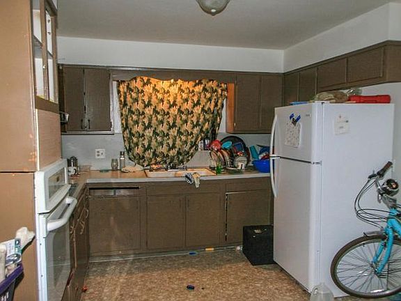 4th image of 919 S Weyant Ave