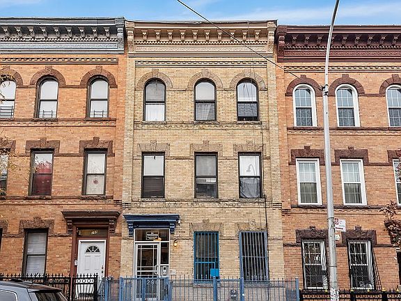 5th image of 296 Linden St APT 2