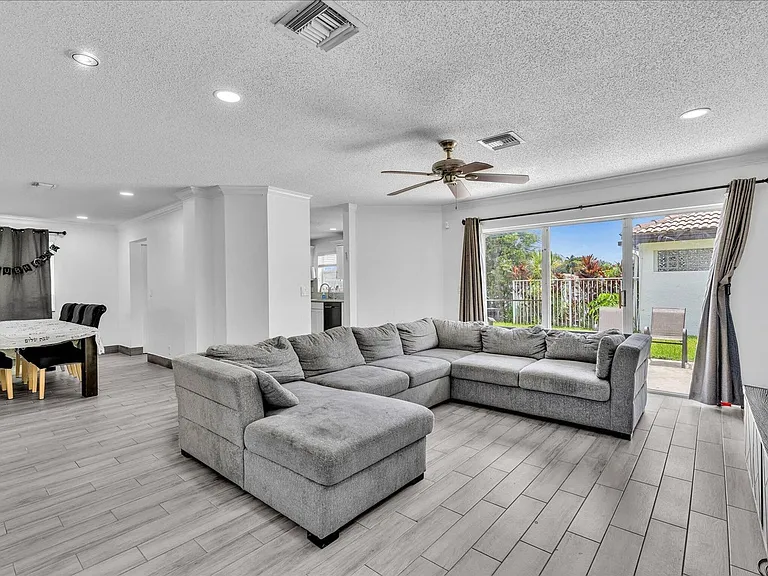 7145 Crescent Creek Way #7145 — Photo 43