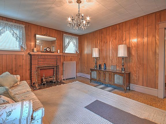 5th image of 1088 Moorland Ave