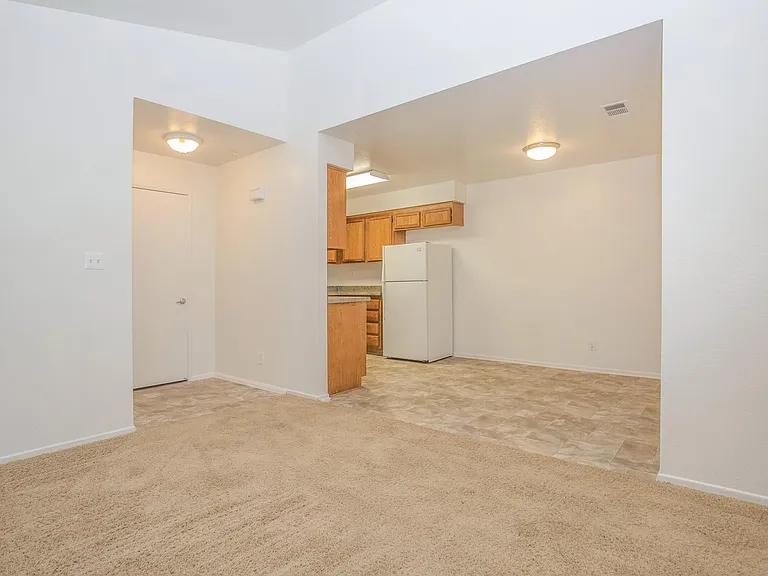 Cambridge Village Apartments — Photo 62