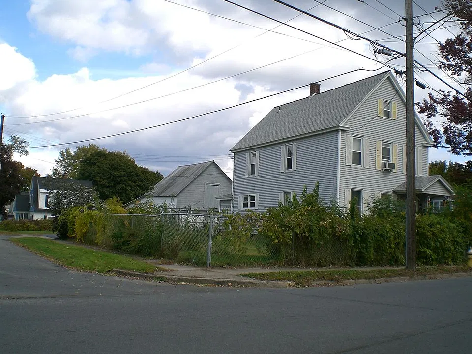 Building Photo 3