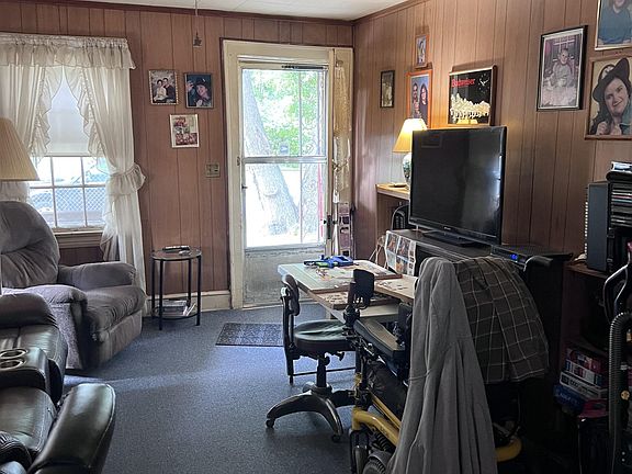 4th image of 517 Mill St