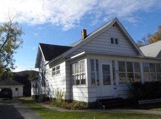 1009 W Broadway St, Winona, MN 55987