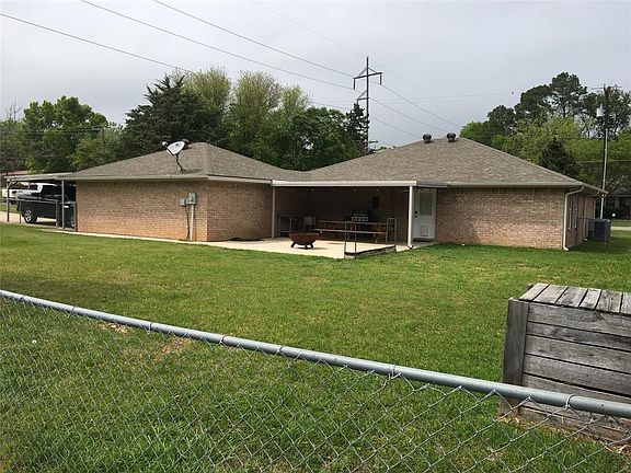 5th image of 930 Dubois St