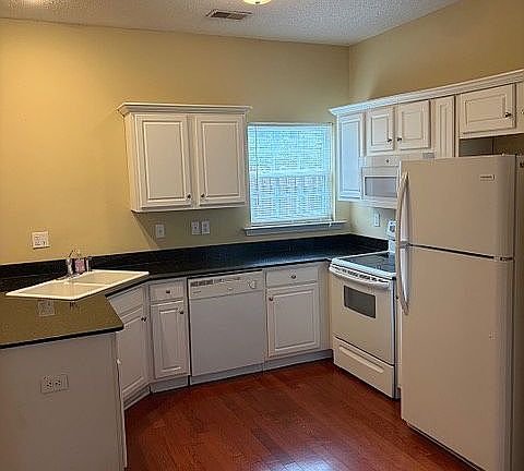 3rd image of 117 Tuscany Ct